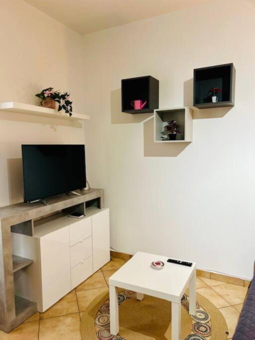 Appartamento Casa Lucia A Carugo Esterno foto