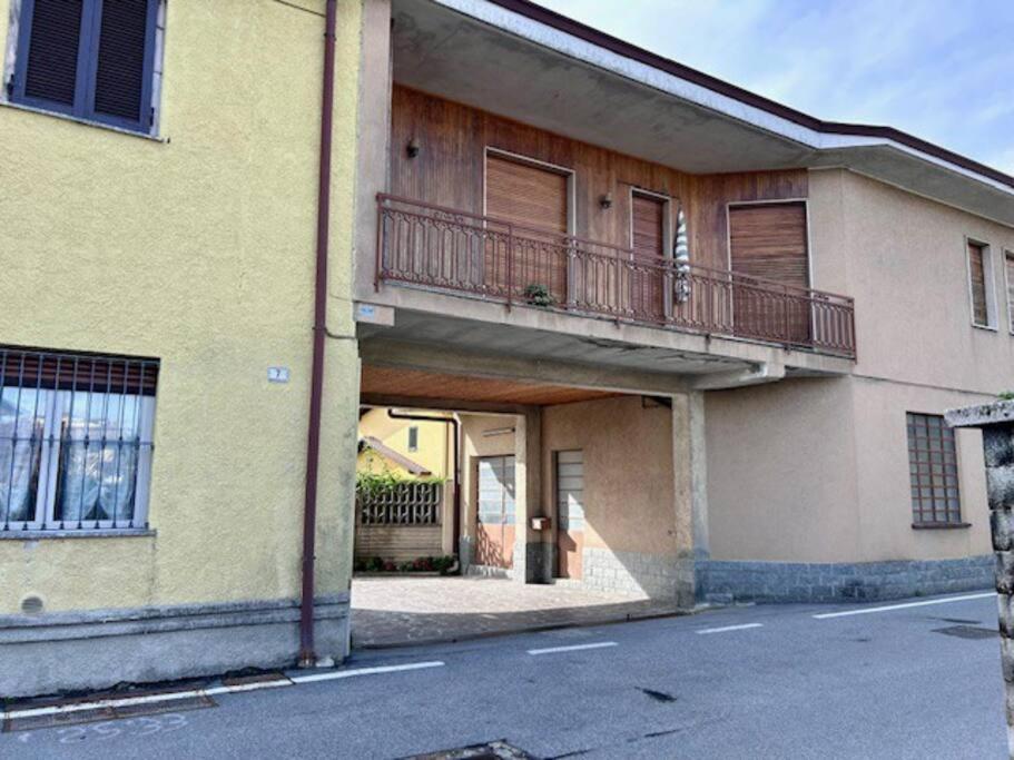 Appartamento Casa Lucia A Carugo Esterno foto
