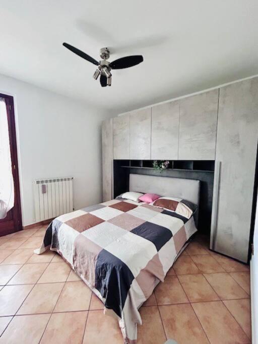 Appartamento Casa Lucia A Carugo Esterno foto